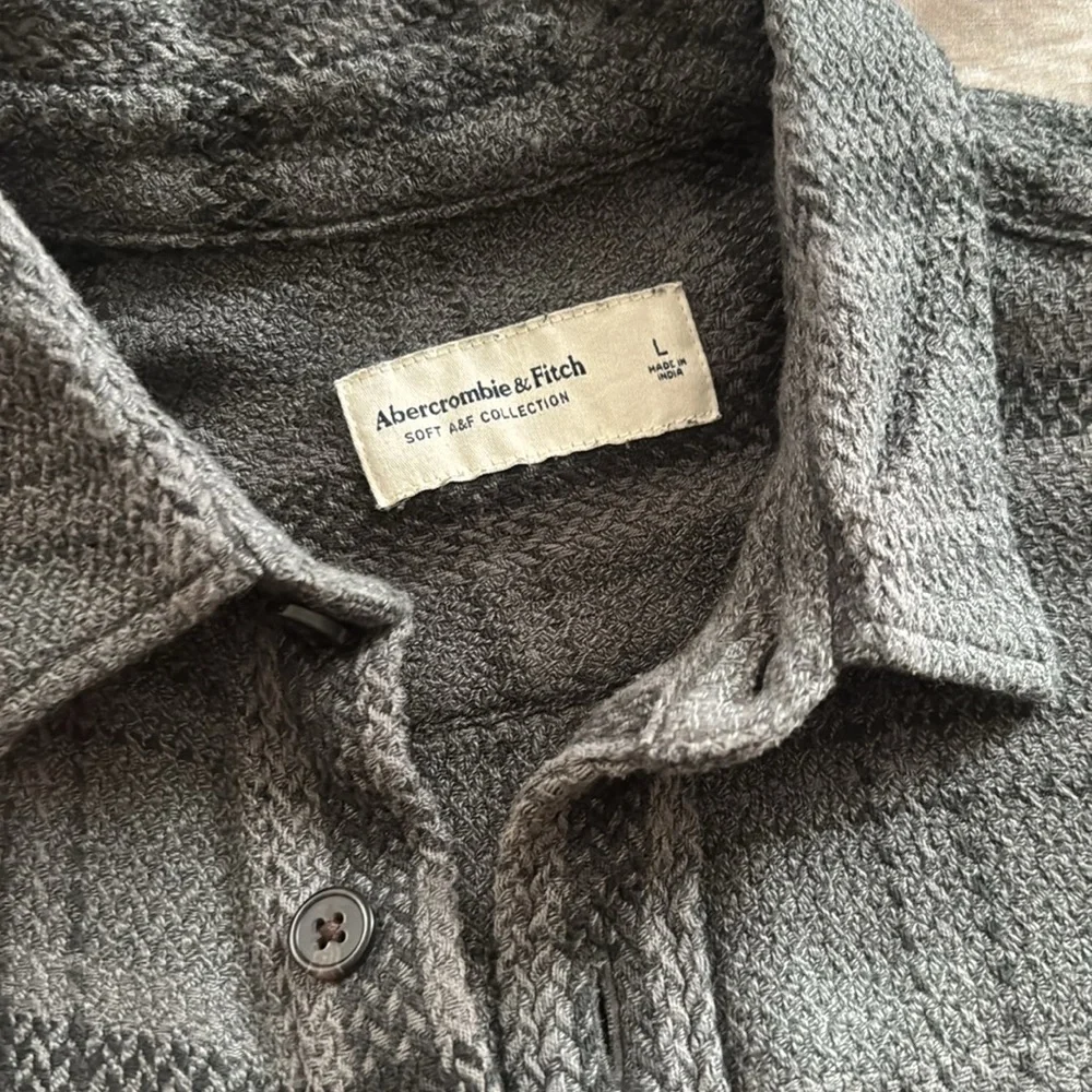 Abercrombie & Fitch Flannel Button Up Long Sleeve - Picture 2 of 3
